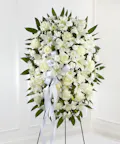 Exquisite Tribute Spray