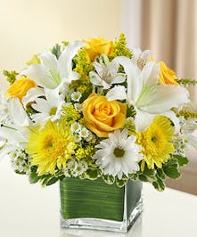 Yellow & White Sympathy Bouquet 